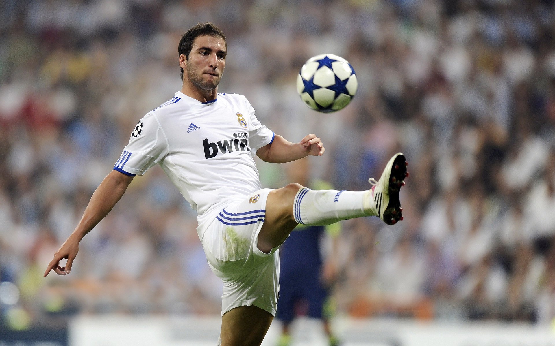 IT+足球科技创新成果频出，行业硬核科技助推未来发展，足球科技公司